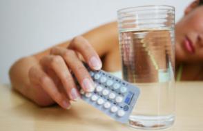 Как гормональный контрацептив джес влияет на менструальную функцию у женщин